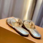 Louis Vuitton LV Unisex Isola Flat Mule Gold Metallic Lamb Leather Circle Signature - Bild 5