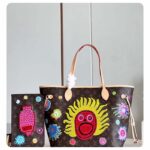 Louis Vuitton LV Unisex LV x YK Neverfull MM Monogram Coated Canvas Faces Print Embroidery - immagine 2