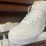 Louis Vuitton LV Unisex Nike Air Force 1 Sneaker Monogram Embossed White Calf Leather - Bild 3