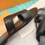 Louis Vuitton LV Unisex Oasis Mule Black Grained Calf Leather Rubber Outsole - Image 8