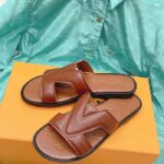 Louis Vuitton LV Unisex Oasis Mule Moka Brown Grained Calf Leather Rubber Outsole - immagine 4