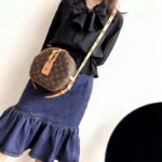 Louis Vuitton LV Women Boite Chapeau Souple MM in Monogram Coated Canvas-Brown – Bild 14