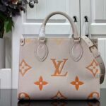 Louis Vuitton LV Women OnTheGo PM​ Neutral Gradient Monogram Empreinte Embossed Cowhide Leather - Imagen 3