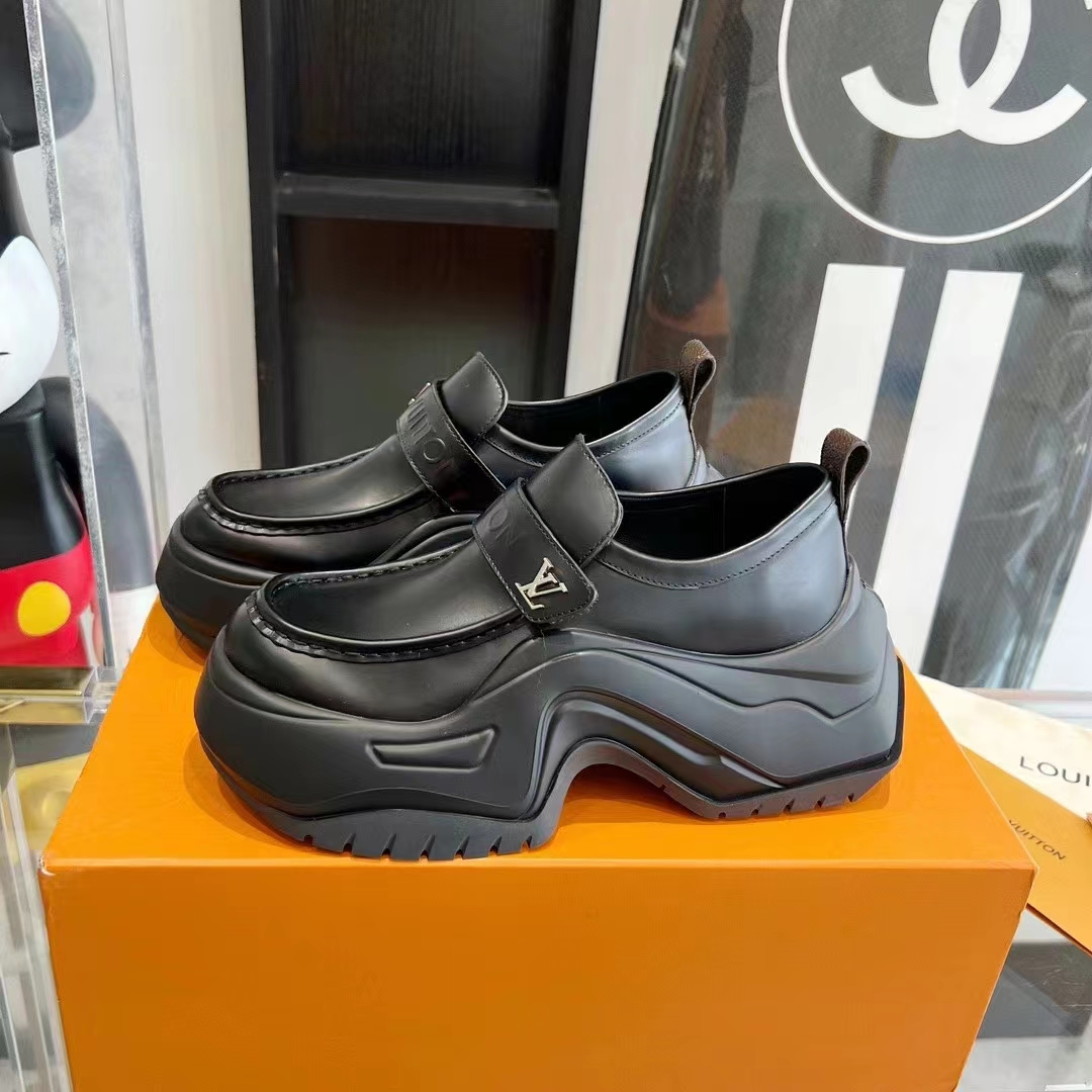 Louis Vuitton Unisex LV Archlight 2.0 Platform Loafer Black Glazed Calf Leather (1)