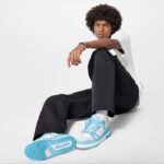 Louis Vuitton Unisex LV Trainer Sneaker Blue Mix of Materials Rubber Monogram Flowers - immagine 11