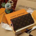 Louis Vuitton Unisex LV x YK Sarah Wallet Monogram Coated Canvas Pumpkin Print - Imagen 8