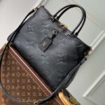 Louis Vuitton Unisex Trianon MM Black Embossed Grained Cowhide Leather - immagine 2