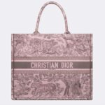 Bolso tote grande Dior para mujer con CD y bordado Toile de Jouy Sauvage en rosa y gris
