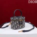 Dior Women Small CD Signature Vanity Case Blue Oblique Jacquard Leather Handle - immagine 3