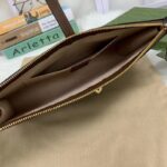 Gucci Unisex GG Jackie 1961 Pouch Beige Ebony GG Supreme Canvas Zipper Closure - Image 10