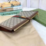 Gucci Unisex GG Jackie 1961 Pouch Beige Ebony GG Supreme Canvas Zipper Closure - Image 6