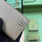 Gucci Unisex GG Marmont Card Case Wallet Double G Taupe Leather - Imagen 6
