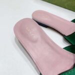 Gucci Unisex Interlocking G Cut-Out Slide Sandal Green Pink Suede Flat - immagine 7