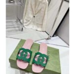 Gucci Unisex Interlocking G Cut-Out Slide Sandal Green Pink Suede Flat - immagine 3