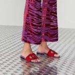 Gucci Unisex Interlocking G Cut-Out Slide Sandal Red Purple Suede Flat – Bild 11