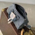 Louis Vuitton LV Unisex Keepall Bandoulière 25 Monogram Washed Denim Canvas Cowhide Leather - Image 6