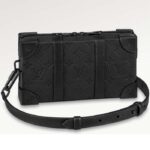Cartera unisex Louis Vuitton LV Soft Trunk de piel con monograma Taurillon en color negro