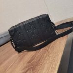 Louis Vuitton LV Unisex Soft Trunk Wearable Wallet Black Taurillon Monogram Leather - Imagen 2