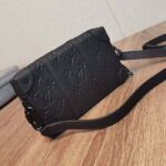 Louis Vuitton LV Unisex Soft Trunk Wearable Wallet Black Taurillon Monogram Leather - Imagen 3