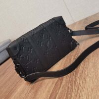 Louis Vuitton LV Unisex Soft Trunk Wearable Wallet Black Taurillon Monogram Leather (2)