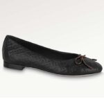 Bailarina plana Louis Vuitton LV Nina para mujer, con monograma negro en relieve, de piel de becerro y lazo de lona