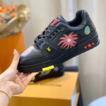 Louis Vuitton Unisex LV x YK LV Trainer Sneaker Black Printed Grained Calf Leather Monogram Flowers - immagine 8