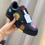 Louis Vuitton Unisex LV x YK LV Trainer Sneaker Black Printed Grained Calf Leather Monogram Flowers - immagine 7