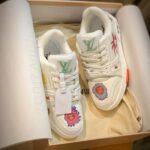 Louis Vuitton Unisex LV x YK LV Trainer Sneaker White Printed Grained Calf Leather Monogram Flowers - immagine 3