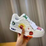 Louis Vuitton Unisex LV x YK LV Trainer Sneaker White Printed Grained Calf Leather Monogram Flowers - immagine 7