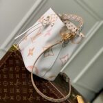 Louis Vuitton Women LV Néonoé BB Beige Monogram Coated Canvas Textile Lining - Bild 5