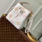 Louis Vuitton Women LV Néonoé BB Beige Monogram Coated Canvas Textile Lining - Bild 2