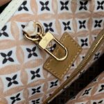 Louis Vuitton Women OnTheGo MM Tote Beige Monogram Coated Canvas Textile Lining – Bild 8
