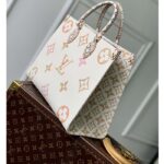 Louis Vuitton Women OnTheGo MM Tote Beige Monogram Coated Canvas Textile Lining – Bild 4
