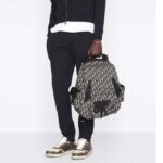 Dior CD Unisex Maxi Gallop Backpack Beige Black Dior Oblique Jacquard Black Grained Calfskin – Bild 13