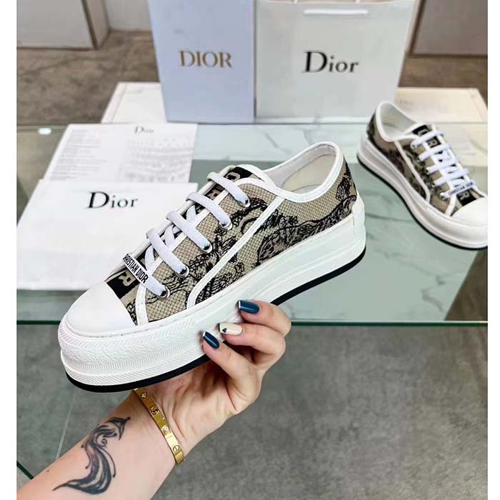 Dior CD Unisex Walk’n’Dior Sneaker Beige Black Embroidered Cotton Toile De Jouy Voyage (4)