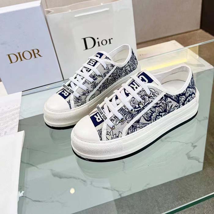 Dior CD Unisex Walk’n’Dior Sneaker Blue Toile De Jouy Embroidered Cotton (1)