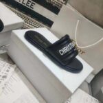 Dior Unisex CD Every-D Slide Black Embossed Lambskin - immagine 2