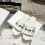 Dior Unisex CD Every-D Slide White Embossed Lambskin - immagine 3