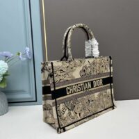 Dior Unisex CD Medium Book Tote Beige Multicolor Toile De Jouy Voyage Embroidery (7)