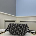 Dior Women CD Signature Bag Strap Blue Dior Oblique Jacquard Flap Closure - Image 4