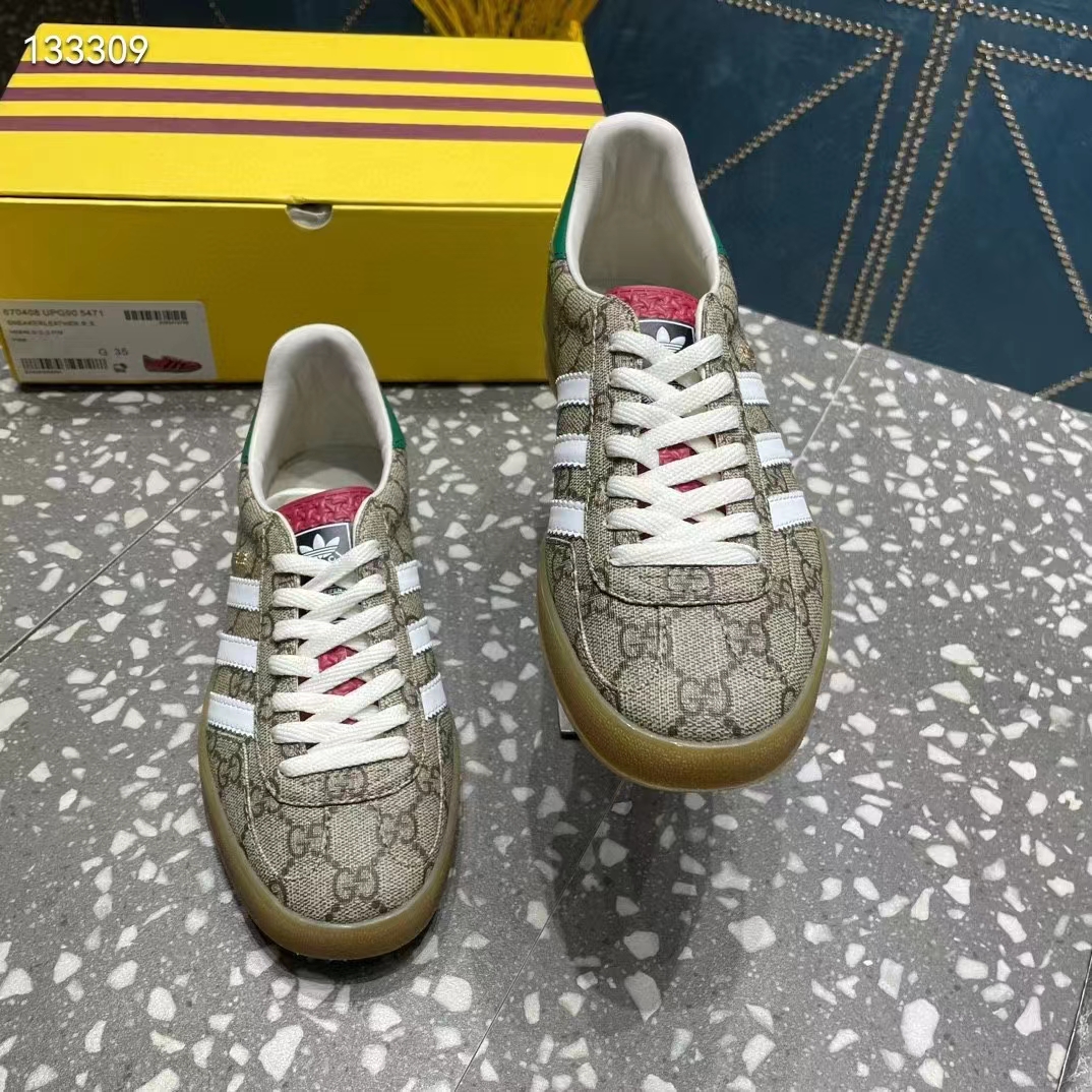 Gucci Unisex Adidas x Gucci Gazelle Sneaker Beige Ebony GG Supreme Canvas Low Heel