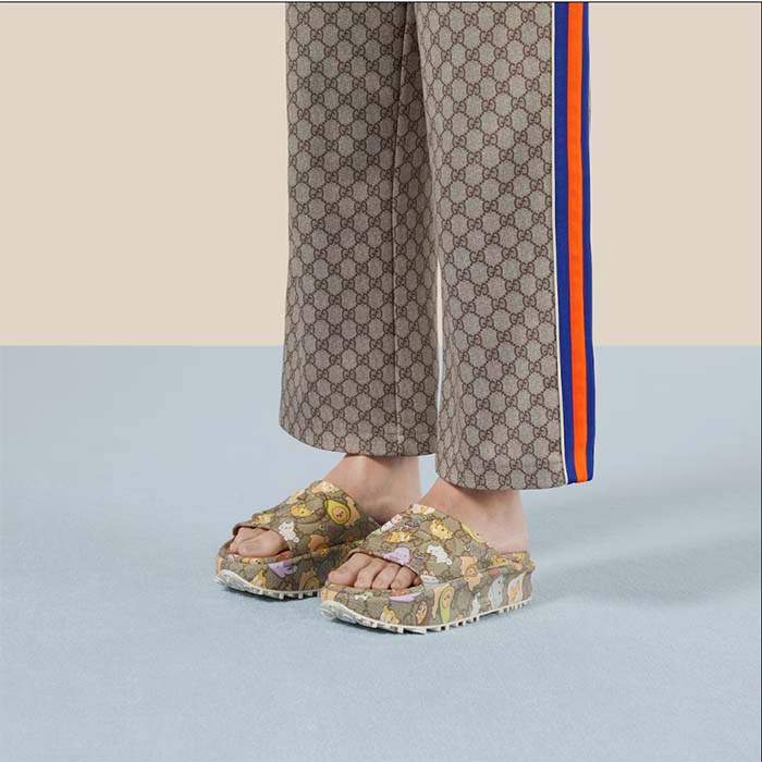 Gucci Unisex GG Animal Print Rubber Slide Sandal Beige Embossed Interlocking G Low Heel (3)