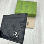 Gucci Unisex GG Gucci Signature Card Case Black Leather Metal Four Card Slots - Image 3