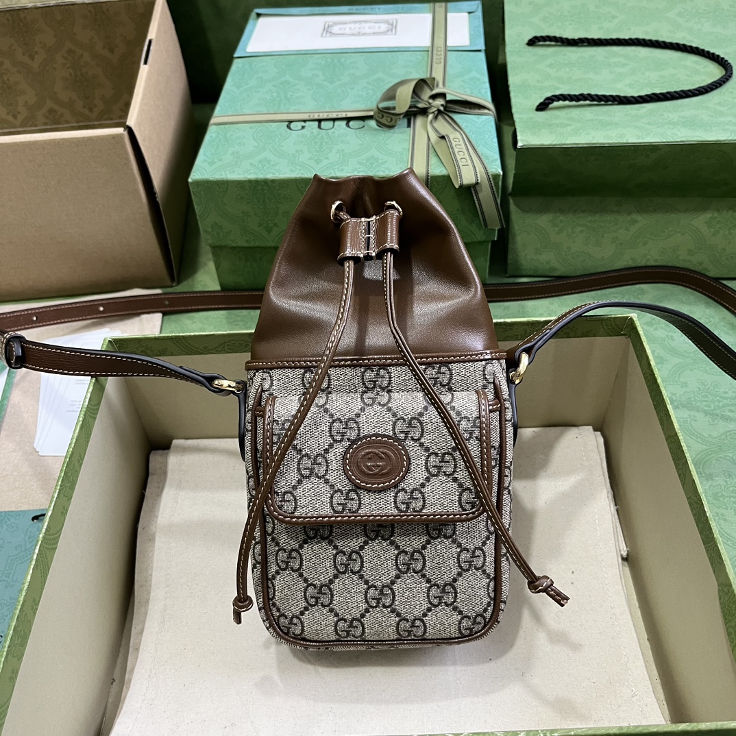 Gucci Unisex GG Mini Bucket Bag Interlocking G Beige Ebony GG Supreme Canvas (5)