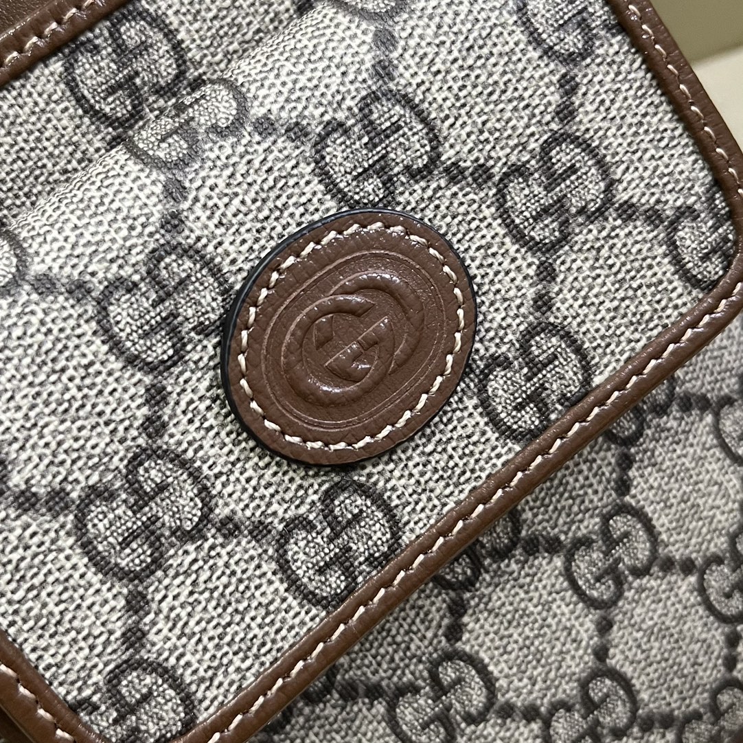 Gucci Unisex GG Mini Bucket Bag Interlocking G Beige Ebony GG Supreme Canvas (7)