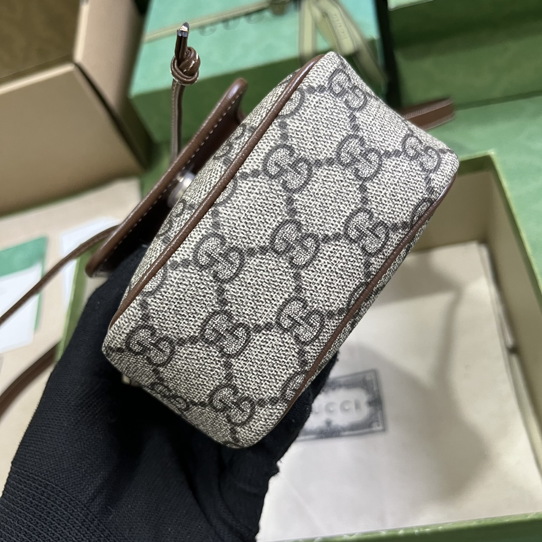 Gucci Unisex GG Mini Bucket Bag Interlocking G Beige Ebony GG Supreme Canvas (9)