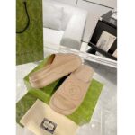 Gucci Unisex Interlocking G Slide Sandal Brown GG Rubber Low 4.3 CM Heel - Bild 7