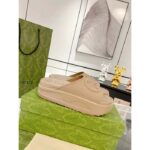 Gucci Unisex Interlocking G Slide Sandal Brown GG Rubber Low 4.3 CM Heel - Bild 2