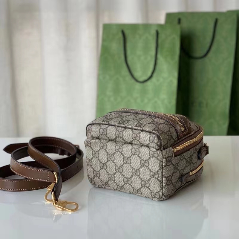 Gucci Unisex Multi-Function Bag Interlocking G Beige Ebony GG Supreme Canvas (1)
