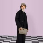 Gucci Unisex Pouch Interlocking G Beige Ebony GG Supreme Canvas Zip Closure - Imagen 9